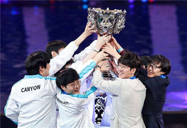 LNG赛后群访 Scout：五个人和教练有很多地方要改 下限太低了