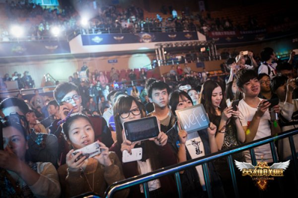 LPL春季赛：Uzi将无缘后续赛场？不但训练赛没打，韩服停止rank了